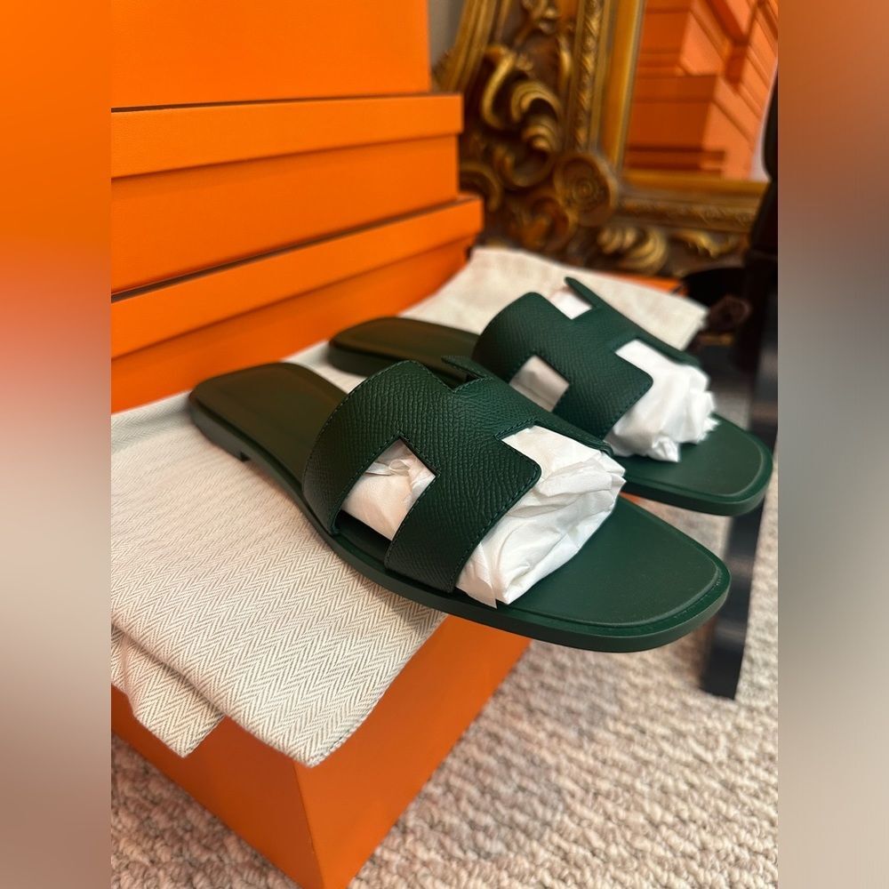 NWT Hermes Oran Sandal Sz 38 SOLDOUT Color Green Vert Cactus with Box, Dust Bags - Picture 3 of 7